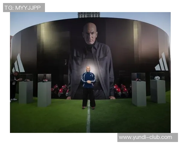 足球传奇齐达内摆件展示其无与伦比的球技与风采